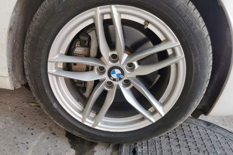 Used BMW 5 Series GT 2014 528i Leading Model Right Front Wheel Hub