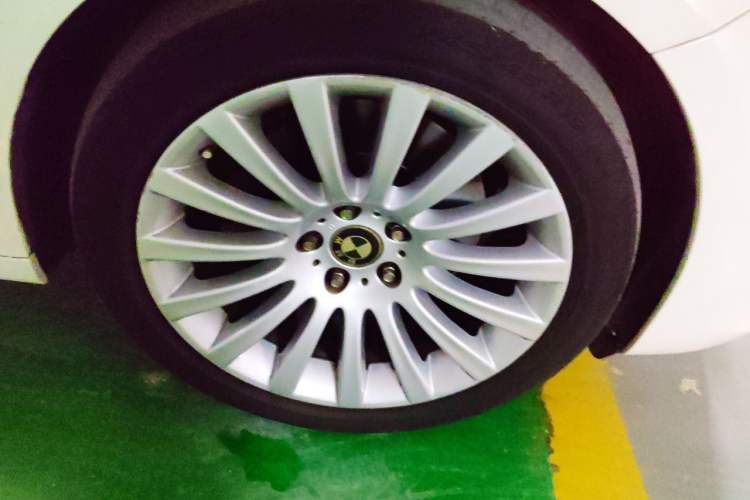 Used BMW 5 Series GT 2014 535i Leading Model Right Front Wheel Hub