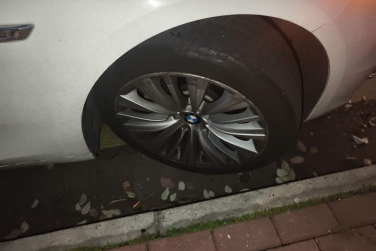 Used BMW 5 Series GT 2014 528i Luxury Edition Right Front Wheel Hub
