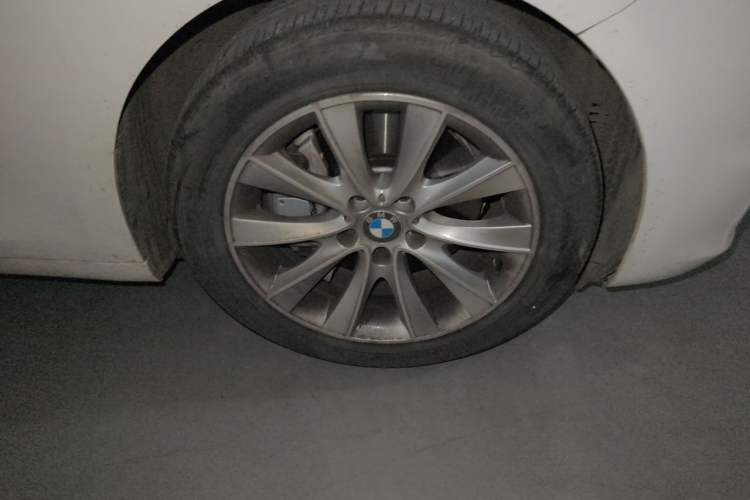 Used BMW 5 Series GT 2014 528i Leading Model Right Front Wheel Hub