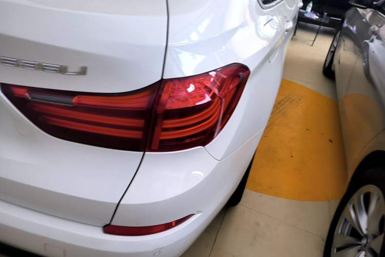 Used BMW 5 Series GT 2014 528i Leading Model Right Rear Taillight