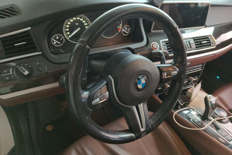 Used BMW 5 Series GT 2014 528i Leading Model Steering Wheel