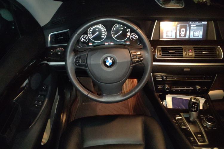 Used BMW 5 Series GT 2014 528i Leading Model Steering Wheel