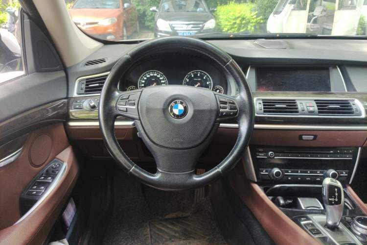 Used BMW 5 Series GT 2014 528i Leading Model Steering Wheel