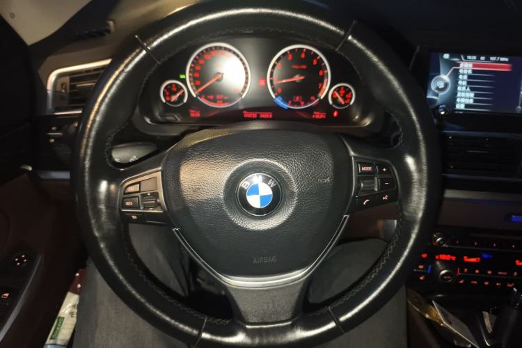 Used BMW 5 Series GT 2014 528i Luxury Edition Steering Wheel