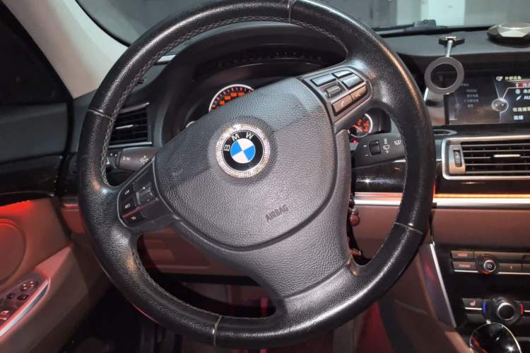 Used BMW 5 Series GT 2014 528i Leading Model Steering Wheel