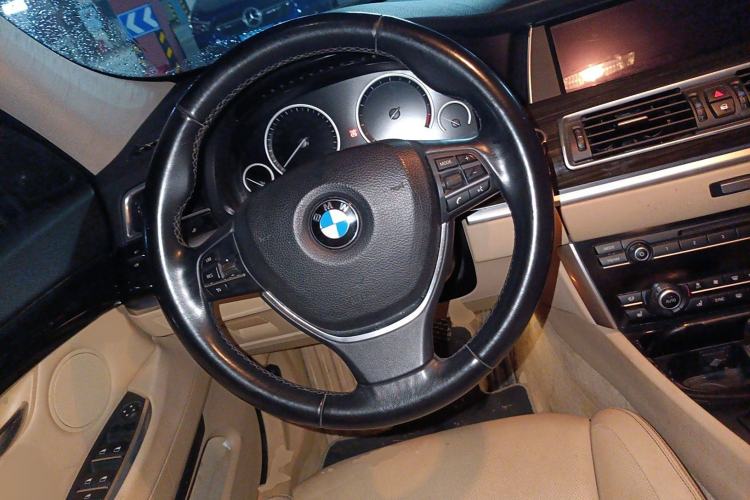 Used BMW 5 Series GT 2014 528i Luxury Edition Steering Wheel