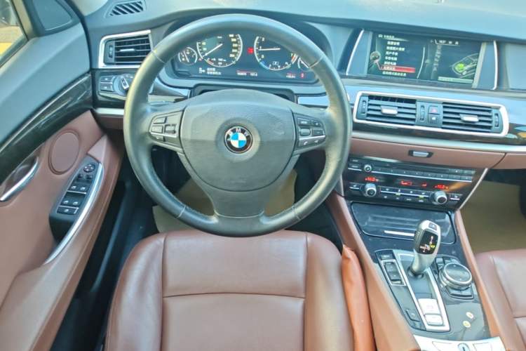 Used BMW 5 Series GT 2014 528i Leading Model Steering Wheel