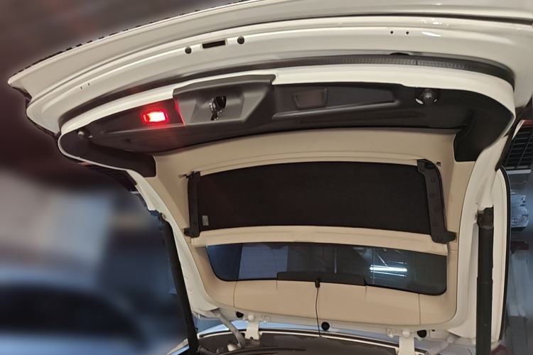 Used BMW 5 Series GT 2014 528i Luxury Edition Trunk