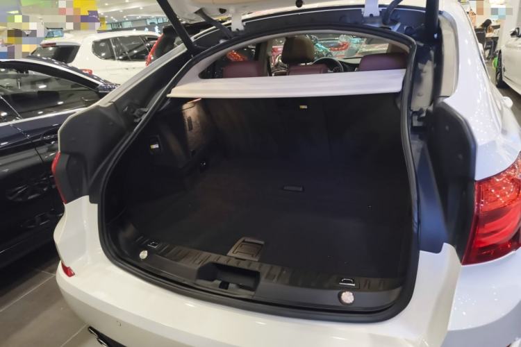 Used BMW 5 Series GT 2014 528i Leading Model Trunk