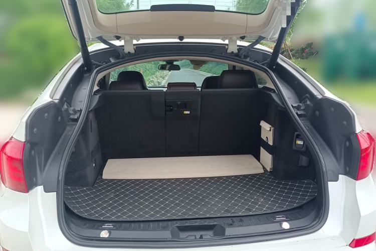 Used BMW 5 Series GT 2014 528i Luxury Edition Trunk