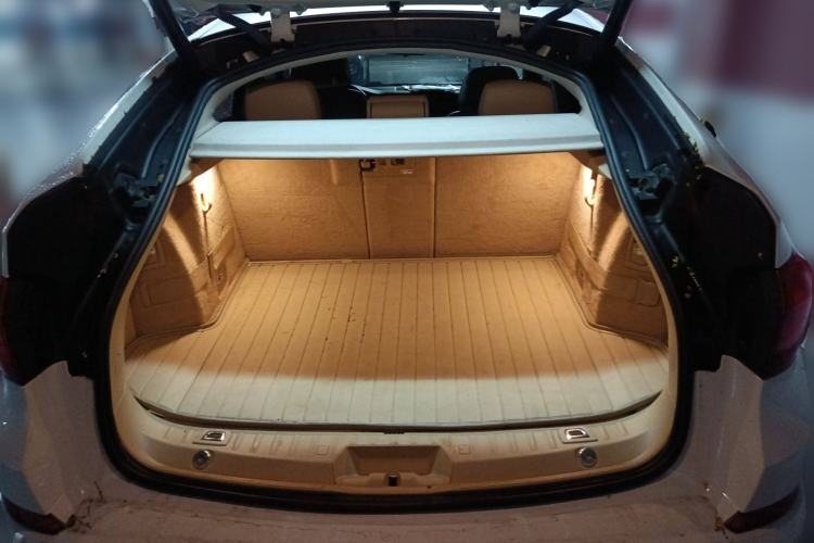 Used BMW 5 Series GT 2014 528i Luxury Edition Trunk