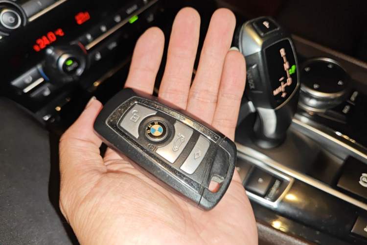 Used BMW 5 Series GT 2014 528i Luxury Edition Vehicle Key