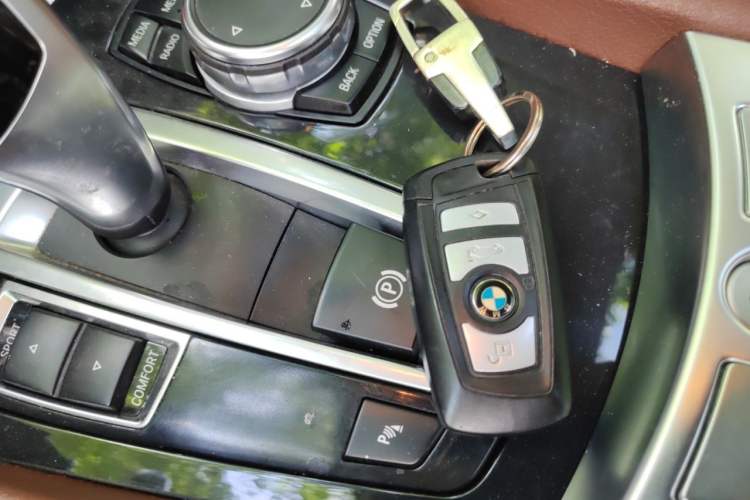 Used BMW 5 Series GT 2014 528i Leading Model Vehicle Key