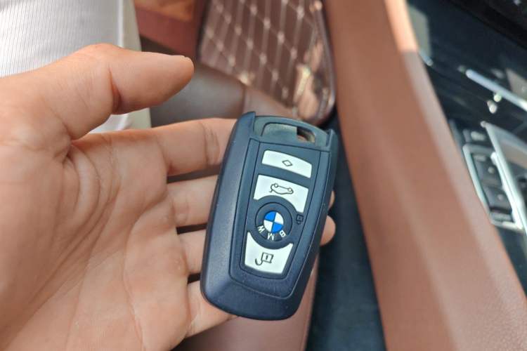 Used BMW 5 Series GT 2014 528i Leading Model Vehicle Key