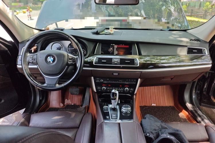 Used BMW 5 Series GT 2015 528i Luxury Edition Center Console