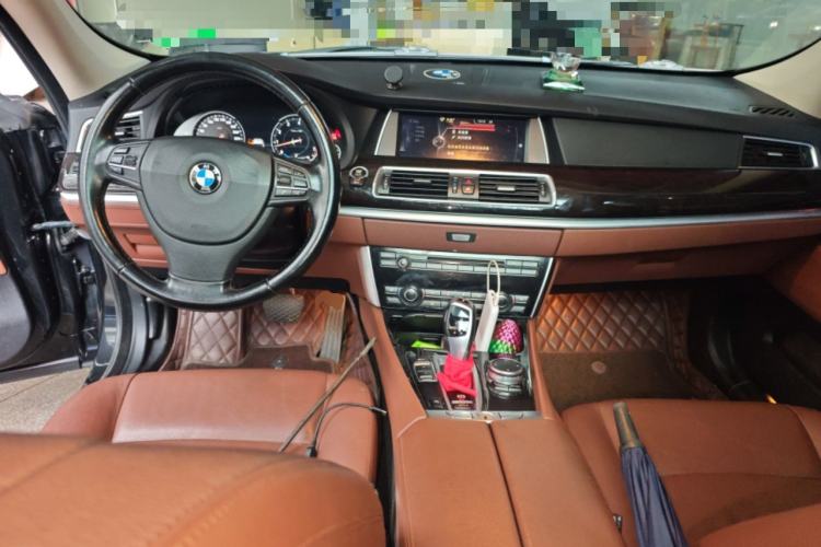Used BMW 5 Series GT 2015 528i Leading Model Center Console