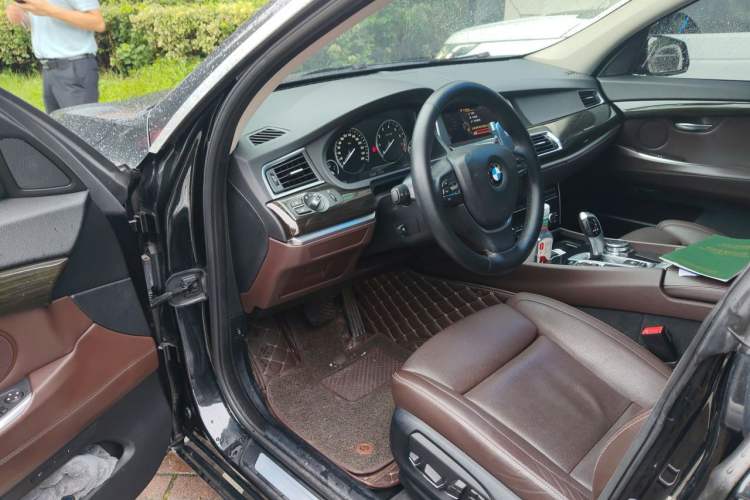 Used BMW 5 Series GT 2015 528i Luxury Edition Driver Seat