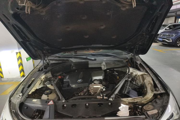 Used BMW 5 Series GT 2015 528i Leading Model Engine Bay