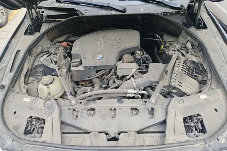 Used BMW 5 Series GT 2015 528i Leading Model Engine Bay