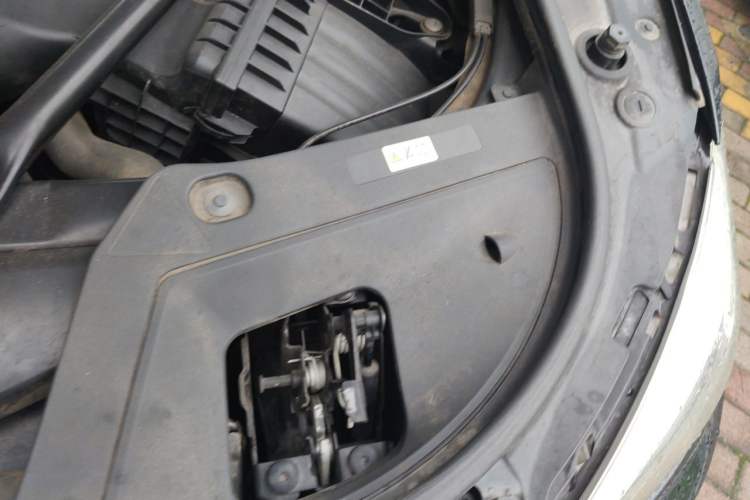 Used BMW 5 Series GT 2015 528i Luxury Edition Engine Bay Left