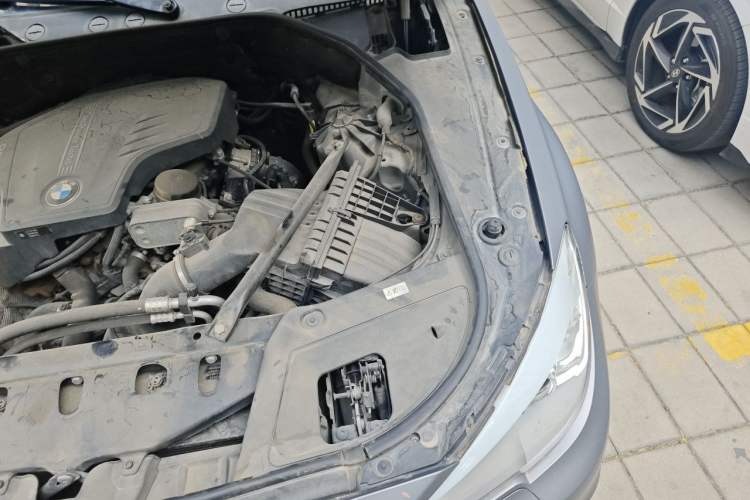 Used BMW 5 Series GT 2015 528i Leading Model Engine Bay Left