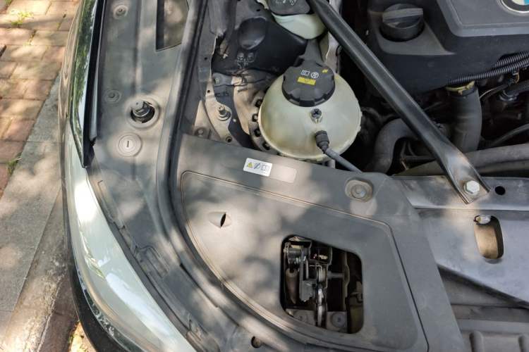 Used BMW 5 Series GT 2015 528i Luxury Edition Engine Bay Right