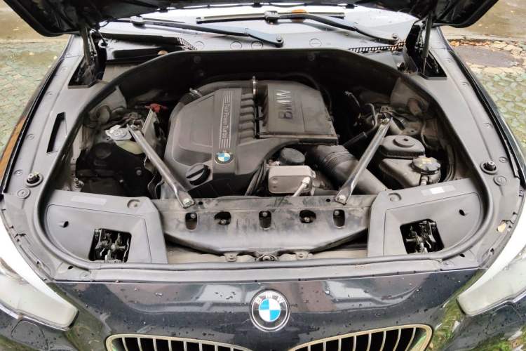 Used BMW 5 Series GT 2015 535i xDrive Engine Bay