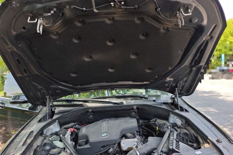 Used BMW 5 Series GT 2015 528i Luxury Edition Engine Bay