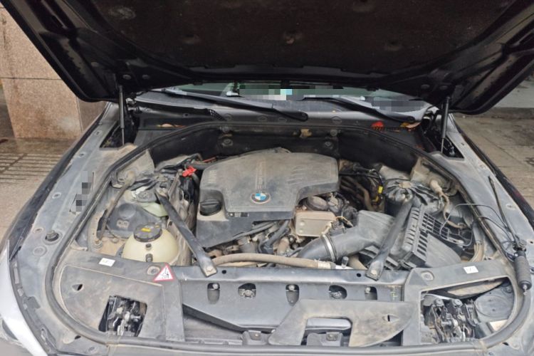Used BMW 5 Series GT 2015 528i Leading Model Engine Bay