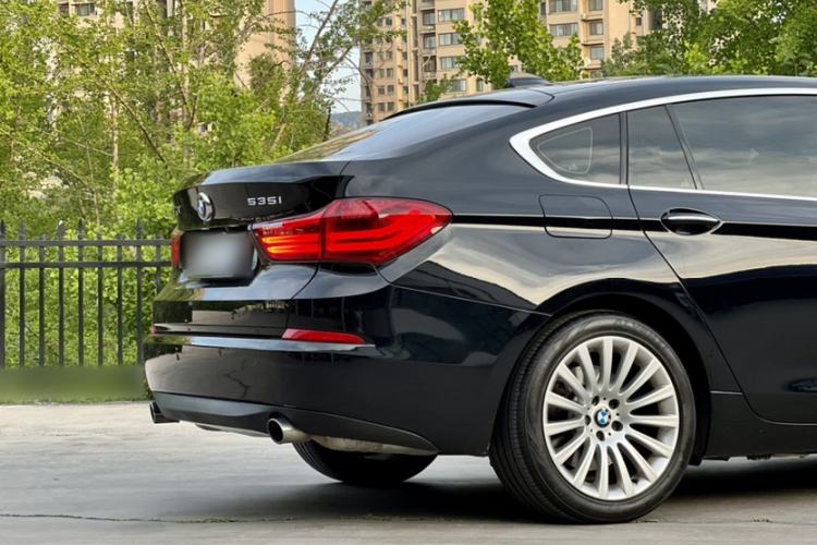 Used BMW 5 Series GT 2015 535i Leading Model Exterior 9