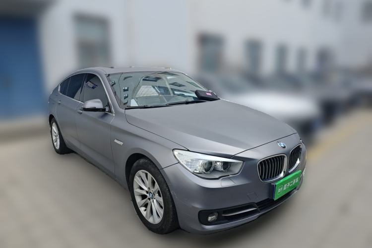 Used BMW 5 Series GT 2015 528i Leading Model Front Right 45 Deg