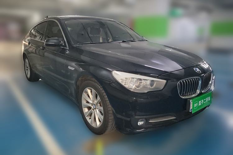 Used BMW 5 Series GT 2015 528i Leading Model Front Right 45 Deg