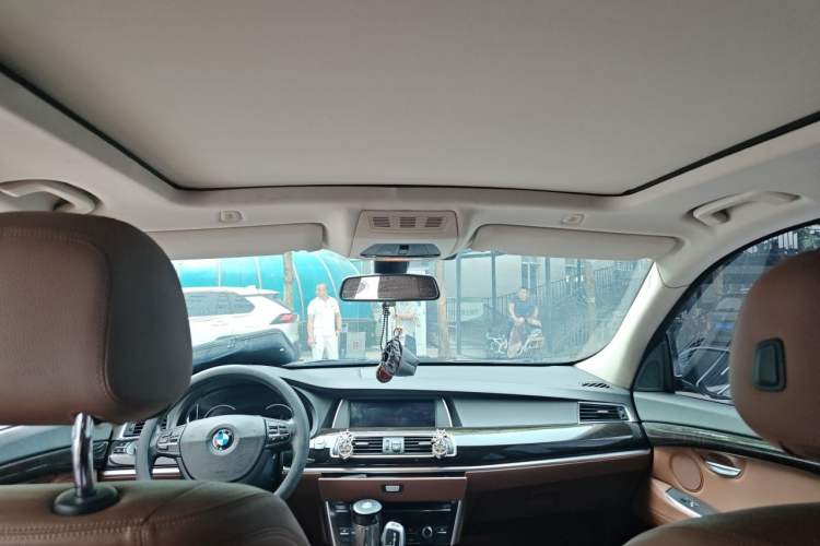 Used BMW 5 Series GT 2015 528i Leading Model Headliner