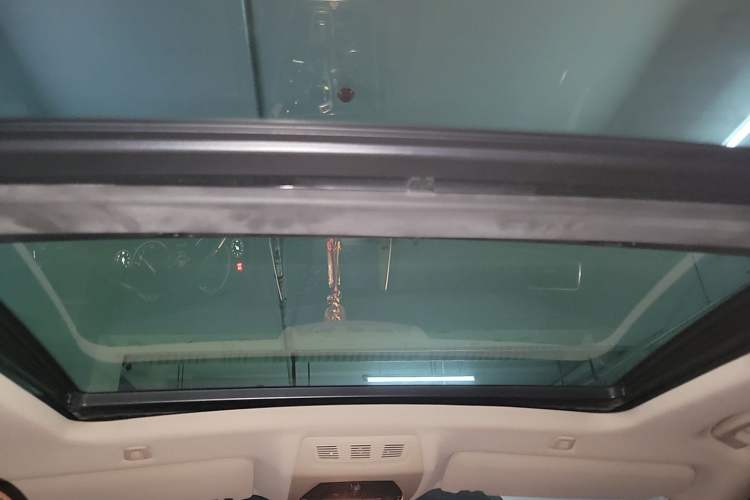 Used BMW 5 Series GT 2015 528i Leading Model Headliner