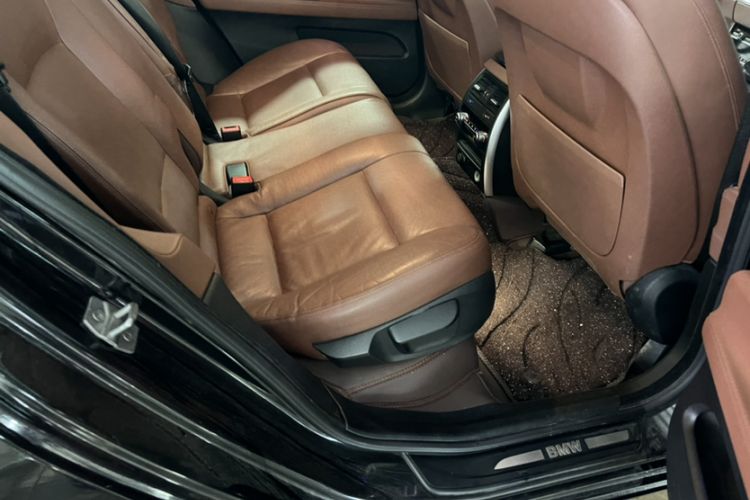 Used BMW 5 Series GT 2015 535i Leading Model Interior 1