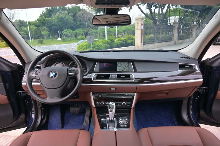 Used BMW 5 Series GT 2015 528i Leading Model Interior 1