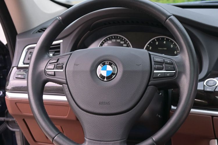 Used BMW 5 Series GT 2015 528i Leading Model Interior 2