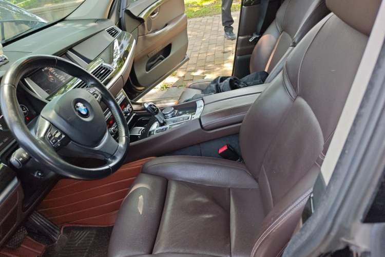 Used BMW 5 Series GT 2015 528i Luxury Edition Left Front Seat