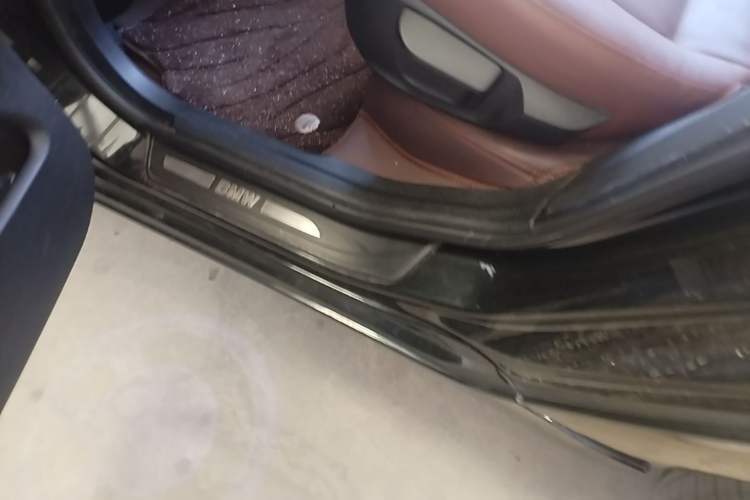 Used BMW 5 Series GT 2015 535i Leading Model Left Side Sill