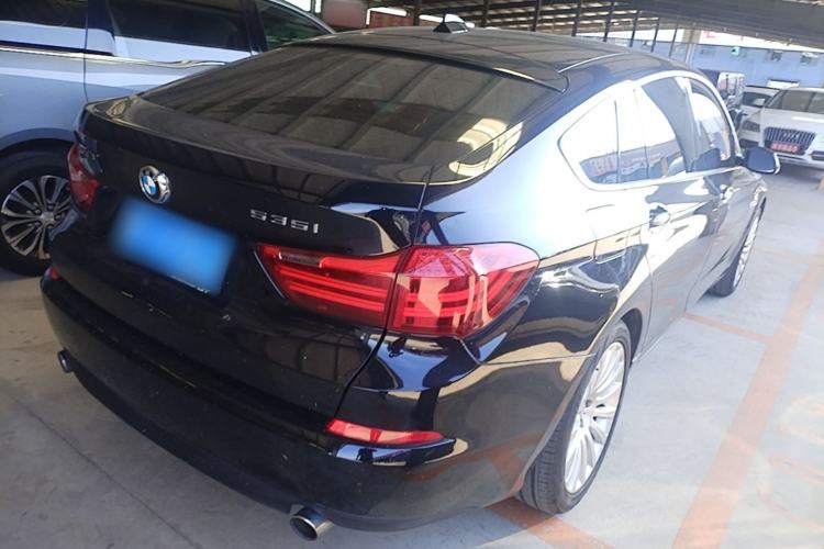 Used BMW 5 Series GT 2015 535i Leading Model Rear Right 45 Deg