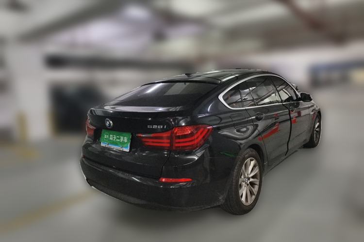Used BMW 5 Series GT 2015 528i Leading Model Rear Right 45 Deg