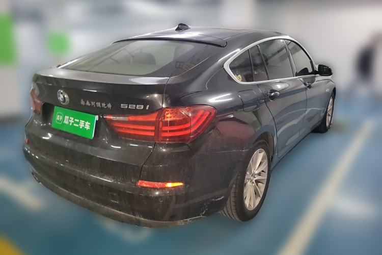 Used BMW 5 Series GT 2015 528i Leading Model Rear Right 45 Deg