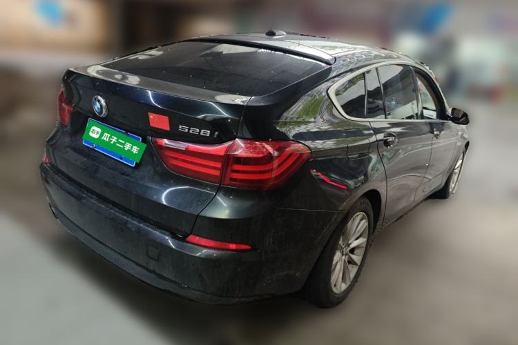Used BMW 5 Series GT 2015 528i Leading Model Rear Right 45 Deg