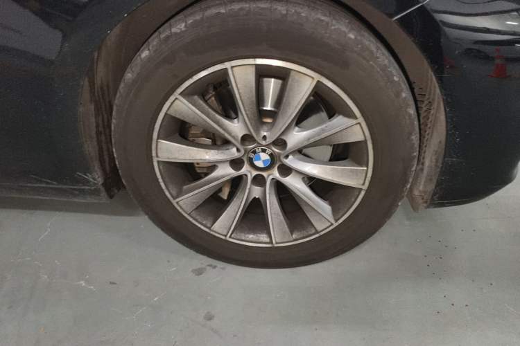 Used BMW 5 Series GT 2015 528i Leading Model Right Front Wheel Hub