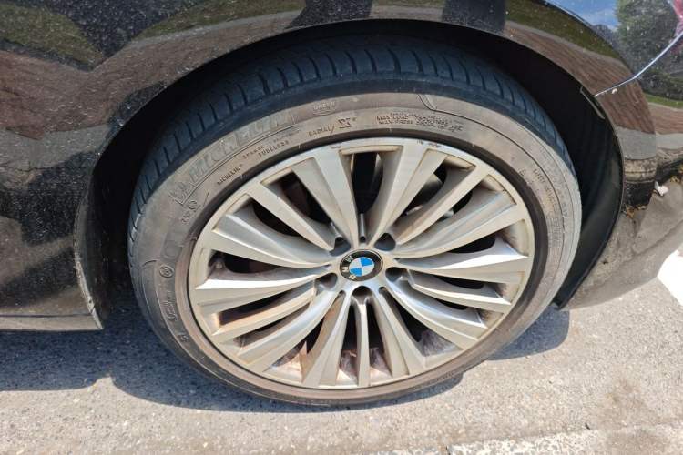 Used BMW 5 Series GT 2015 528i Luxury Edition Right Front Wheel Hub