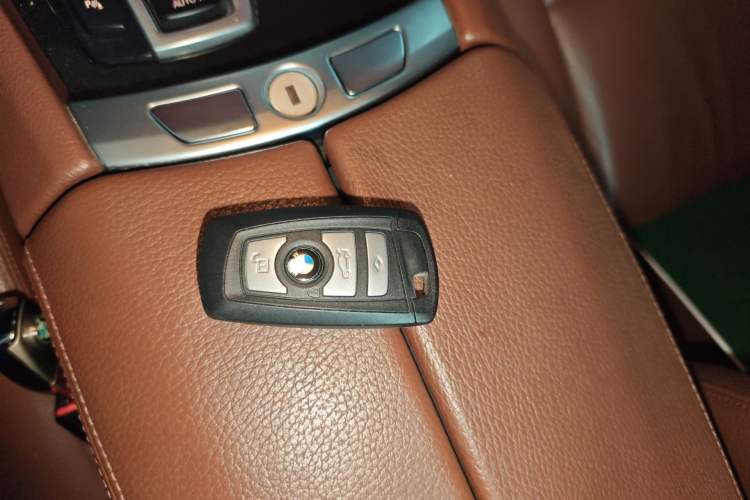 Used BMW 5 Series GT 2015 528i Leading Model Vehicle Key