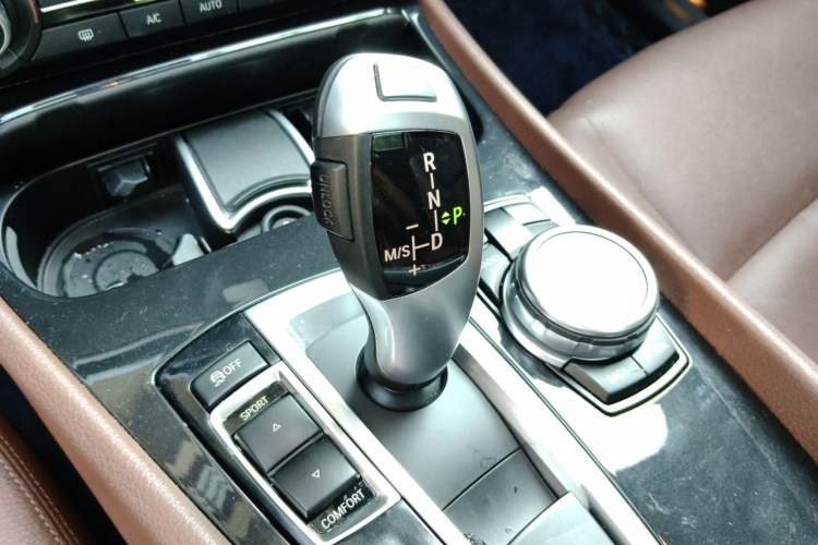 Used BMW 5 Series GT 2015 528i Leading Model Gear Lever