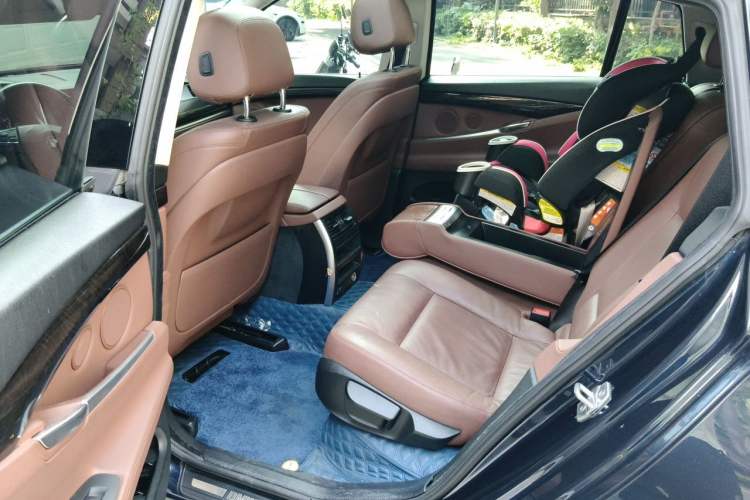 Used BMW 5 Series GT 2015 528i Leading Model Interior 4
