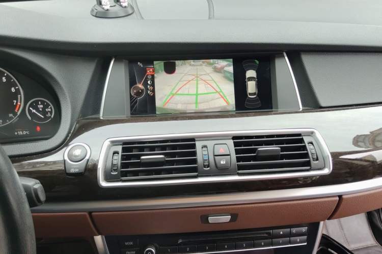 Used BMW 5 Series GT 2015 528i Leading Model Audio And AC Panel